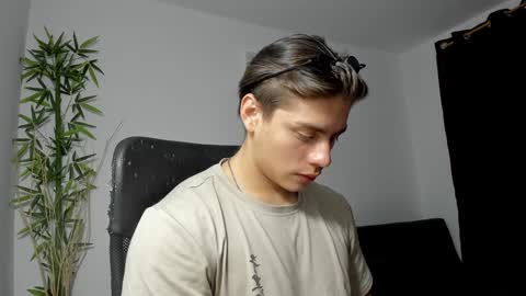 Snapshot of gio_russo chatting on February 2025 01:11:01 AM GioRusso online show from February 2025 01:11:01 AM