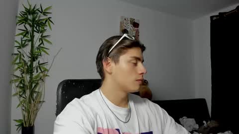 Snapshot of gio_russo chatting on February 2025 11:16:01 PM GioRusso online show from February 2025 11:16:01 PM