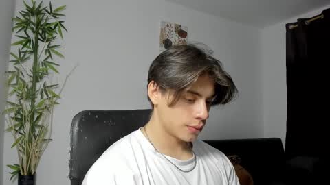 Snapshot of gio_russo chatting on February 2025 02:39:01 AM GioRusso online show from February 2025 02:39:01 AM