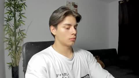 Snapshot of gio_russo chatting on February 2025 05:46:02 AM GioRusso online show from February 2025 05:46:02 AM