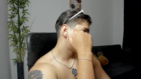 Snapshot of gio_russo chatting on February 2025 05:26:01 AM GioRusso online show from February 2025 05:26:01 AM