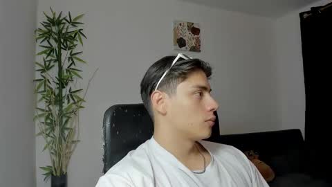 Snapshot of gio_russo chatting on March 2025 02:47:02 AM GioRusso online show from March 2025 02:47:02 AM