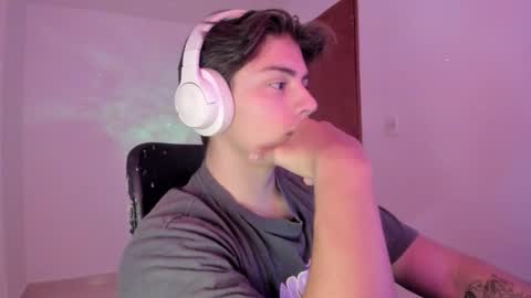 Snapshot of gio_russo chatting on September 2025 05:35:02 PM GioRusso online show from September 2025 05:35:02 PM