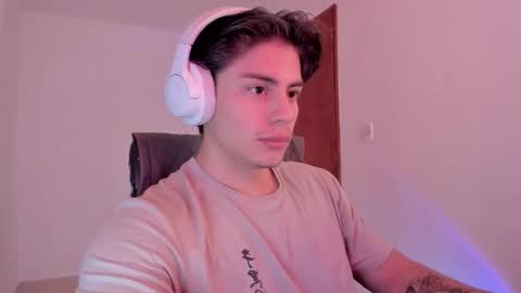 Snapshot of gio_russo chatting on October 2025 04:37:01 PM GioRusso online show from October 2025 04:37:01 PM