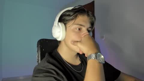 Snapshot of gio_russo chatting on October 2025 11:16:01 PM GioRusso online show from October 2025 11:16:01 PM