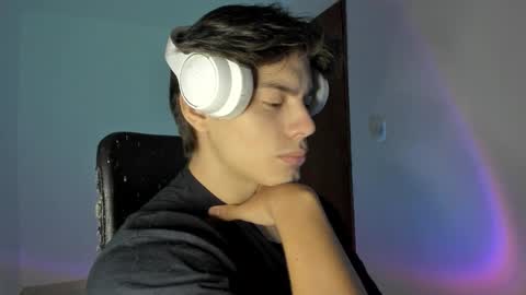 Snapshot of gio_russo chatting on October 2025 04:20:01 AM GioRusso online show from October 2025 04:20:01 AM