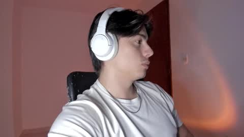 Snapshot of gio_russo chatting on October 2025 04:38:01 AM GioRusso online show from October 2025 04:38:01 AM