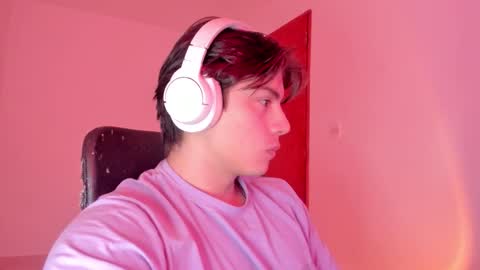 Snapshot of gio_russo chatting on October 2025 09:16:01 PM GioRusso online show from October 2025 09:16:01 PM