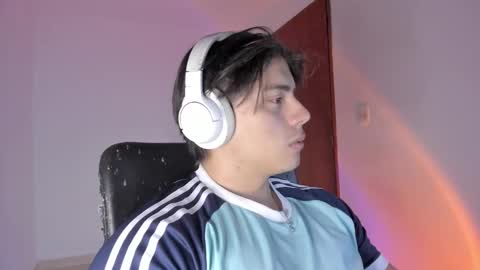 Snapshot of gio_russo chatting on March 2026 03:33:01 AM GioRusso online show from March 2026 03:33:01 AM