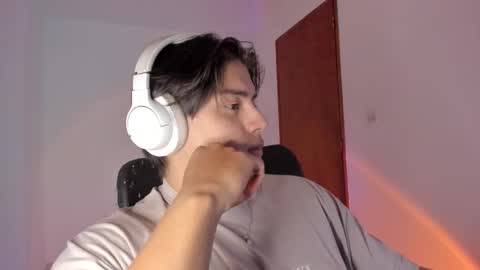 Snapshot of gio_russo chatting on March 2026 06:24:02 PM GioRusso online show from March 2026 06:24:02 PM