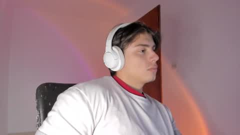 Snapshot of gio_russo chatting on April 2026 01:25:01 AM GioRusso online show from April 2026 01:25:01 AM