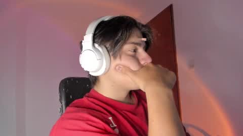 Snapshot of gio_russo chatting on April 2026 04:10:02 AM GioRusso online show from April 2026 04:10:02 AM