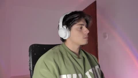 Snapshot of gio_russo chatting on April 2026 09:02:01 PM GioRusso online show from April 2026 09:02:01 PM