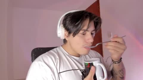 Snapshot of gio_russo chatting on April 2026 04:26:01 PM GioRusso online show from April 2026 04:26:01 PM