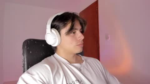 Snapshot of gio_russo chatting on April 2026 06:31:02 PM GioRusso online show from April 2026 06:31:02 PM