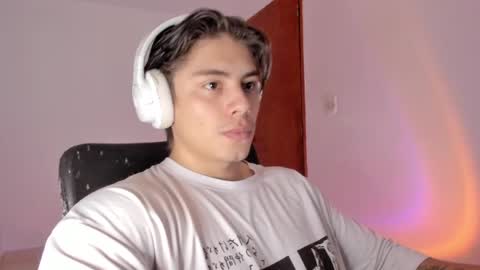 Snapshot of gio_russo chatting on April 2026 04:07:02 PM GioRusso online show from April 2026 04:07:02 PM