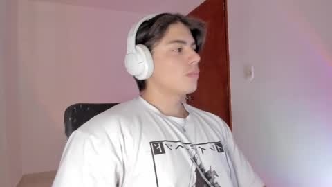 Snapshot of gio_russo chatting on April 2026 03:06:01 PM GioRusso online show from April 2026 03:06:01 PM