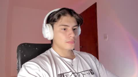 Snapshot of gio_russo chatting on April 2026 05:25:01 PM GioRusso online show from April 2026 05:25:01 PM