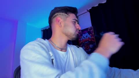 GIOMAR REYES online show from January 2025 03:20:02 AM