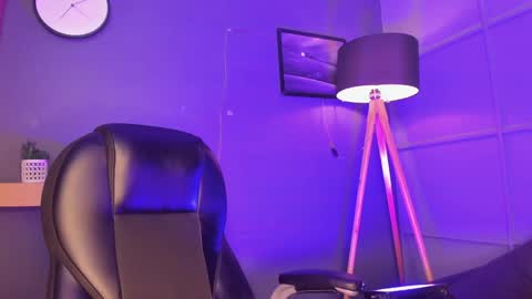 Snapshot of giovanna_oliveira chatting on January 2025 07:28:01 AM Giovanna online show from January 2025 07:28:01 AM