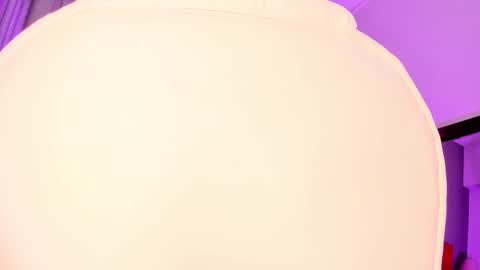 Snapshot of giovanna_oliveira chatting on September 2025 06:15:02 AM Giovanna online show from September 2025 06:15:02 AM