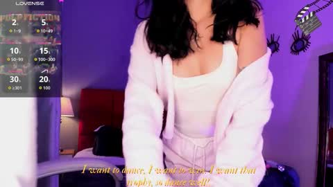 Snapshot of giovanna_oliveira chatting on October 2025 06:24:02 AM Giovanna online show from October 2025 06:24:02 AM