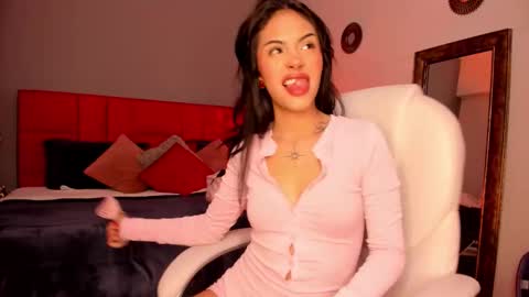 Snapshot of giovanna_oliveira chatting on February 2026 04:50:02 AM Giovanna online show from February 2026 04:50:02 AM