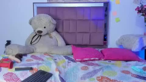 Snapshot of giralisis24 chatting on December 2024 09:16:01 PM giralisis24 online show from December 2024 09:16:01 PM