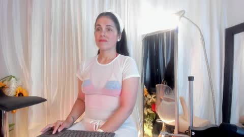 Snapshot of girasol_walton chatting on March 2026 01:58:02 PM Girasol Walton online show from March 2026 01:58:02 PM