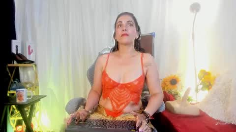 Snapshot of girasol_walton chatting on April 2026 01:41:01 PM Girasol Walton online show from April 2026 01:41:01 PM