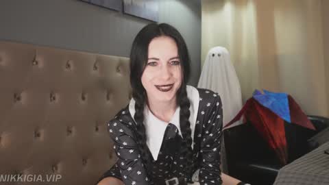 Nikki online show from October 2025 01:56:02 PM