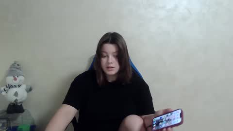 Snapshot of girl_leya chatting on December 2024 02:35:01 AM girl_leya online show from December 2024 02:35:01 AM