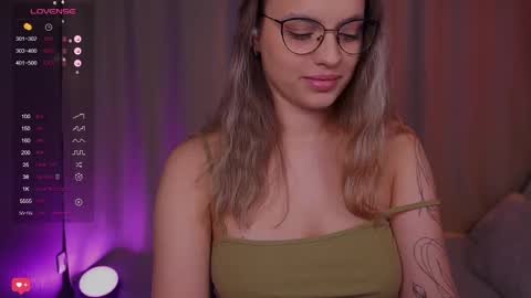 Kate online show from February 2025 07:49:01 PM