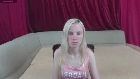 Snapshot of girl_summer97 chatting on May 2026 12:47:02 PM Katia online show from May 2026 12:47:02 PM