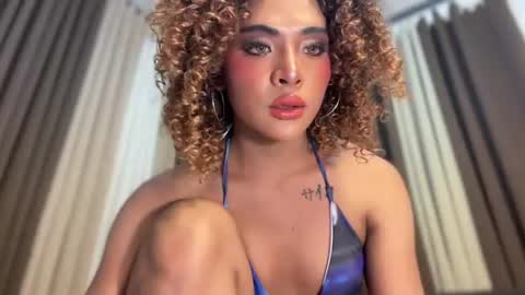 queen ronna online show from July 2026 06:14:02 PM
