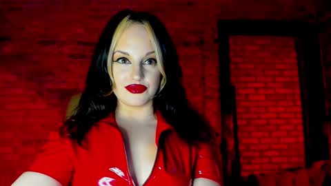 Snapshot of girlnamedcheese chatting on March 2025 11:27:01 PM Cheese online show from March 2025 11:27:01 PM