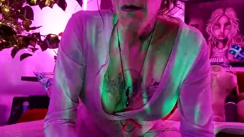 Snapshot of girls227445638252 chatting on April 2026 03:04:02 AM girls227445638252 online show from April 2026 03:04:02 AM