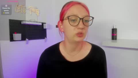 Snapshot of girlsativa chatting on October 2025 03:23:02 PM Maze Thumbs up online show from October 2025 03:23:02 PM