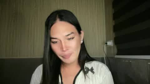 Snapshot of girlthatuneedrhainexxx chatting on July 2026 06:57:01 PM RHAINEEE online show from July 2026 06:57:01 PM