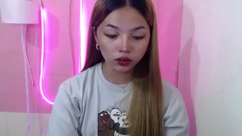 Rhaine online show from March 2025 05:44:01 AM