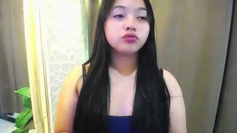 Snapshot of girlthatuneedxxx chatting on February 2026 09:11:01 PM Rhaine online show from February 2026 09:11:01 PM