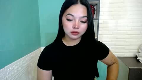 Snapshot of girlthatuneedxxx chatting on March 2026 06:11:01 PM Rhaine online show from March 2026 06:11:01 PM