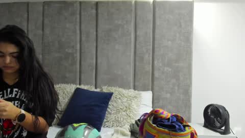 Snapshot of giselamaru chatting on January 2025 11:01:01 AM online show from January 2025 11:01:01 AM