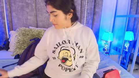 Snapshot of giselamaru chatting on April 2026 11:00:01 AM online show from April 2026 11:00:01 AM