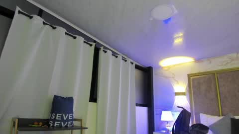 Snapshot of giselamaru chatting on April 2026 08:42:01 AM online show from April 2026 08:42:01 AM