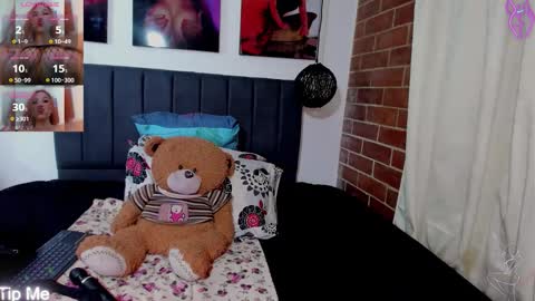  Kylie  online show from October 2025 02:23:02 AM