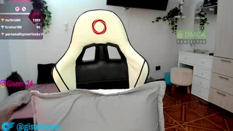 Gisella  online show from April 2026 07:07:02 PM