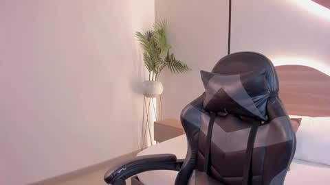 Snapshot of giselle_anelise chatting on March 2026 02:04:02 AM giselle_anelise online show from March 2026 02:04:02 AM