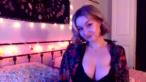 givemesweetdreams online show from November 2025 12:30:01 AM