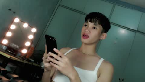 Snapshot of givemethrillx chatting on March 2026 11:44:01 PM givemethrillx online show from March 2026 11:44:01 PM